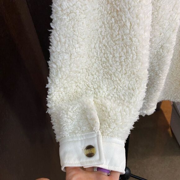 THE Sweatshirt Project Cream Sherpa Faux Shearling Button Front Shirt Jacket - Picture 3 of 7